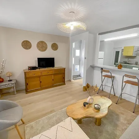 Le Petit Rempart T2 Vue Sur Remparts De La Cite Appartement