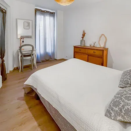 Le Petit Rempart T2 Vue Sur Remparts De La Cite Apartmán
